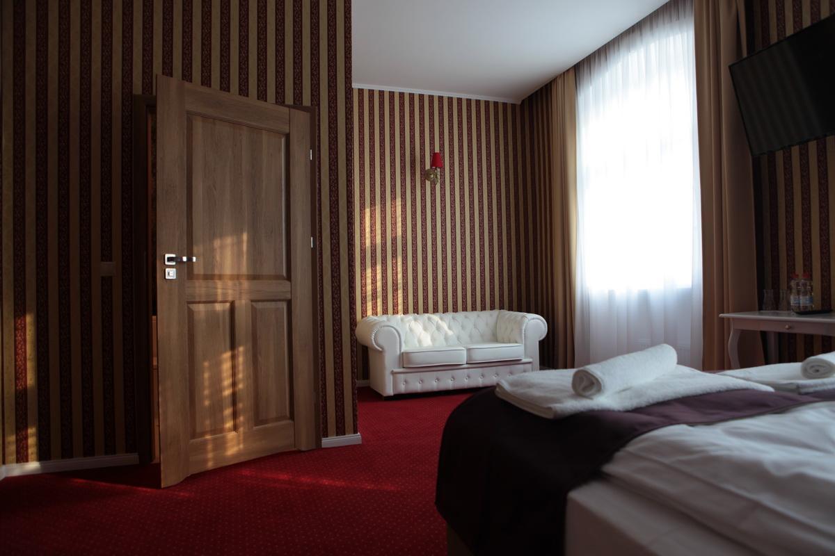 Hotel Court Park 나이사 외부 사진